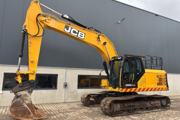 1 JCB 220X