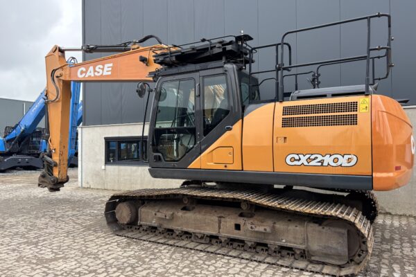 2 Case CX210D