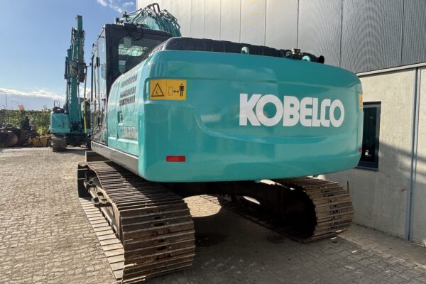 4 Kobelco SK210LC-10