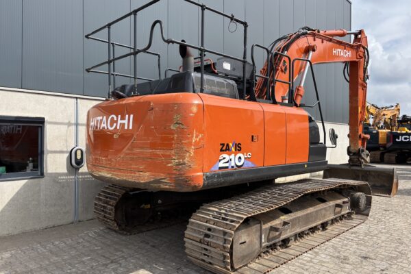 5 Hitachi ZX210LC-6