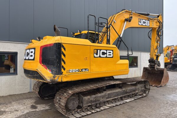 5 JCB 220X