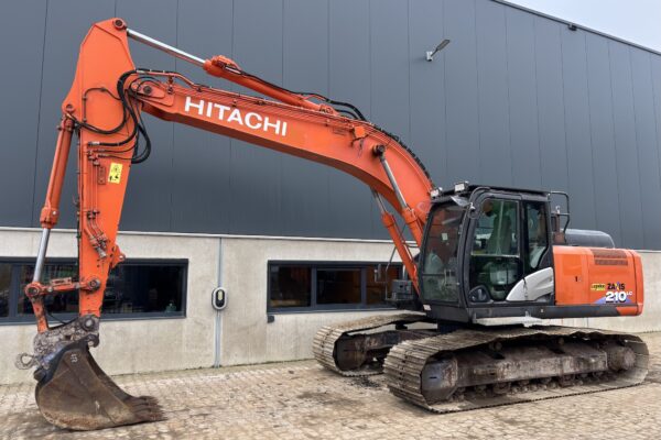 1 Hitachi ZX210LC-6