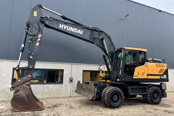 1 Hyundai HW210A