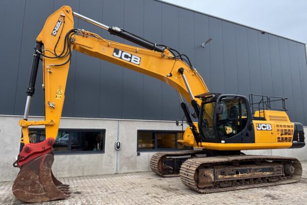 1 JCB JS370LC