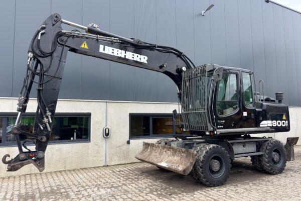 1 Liebherr A900C