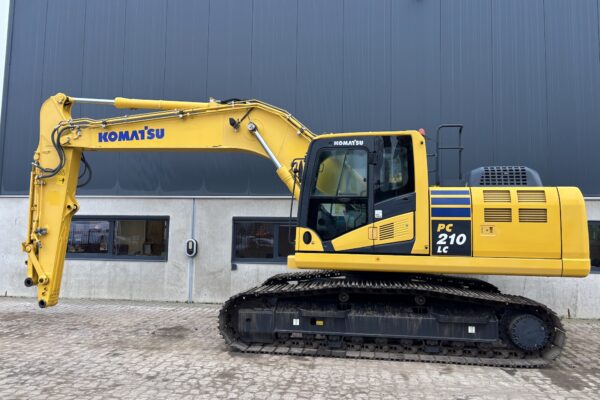 2 Komatsu PC210LC-10