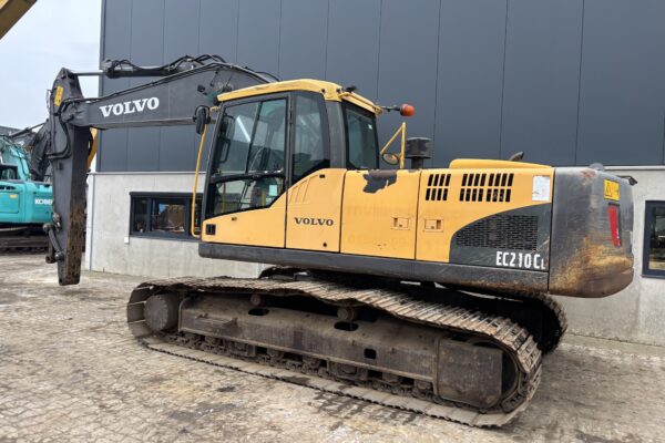 2 Volvo EC210CL