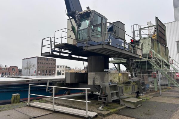 3 Sennebogen 830 Elec