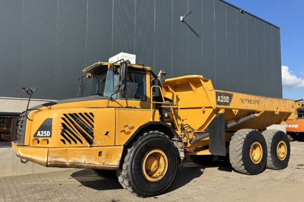 3 Volvo A25D