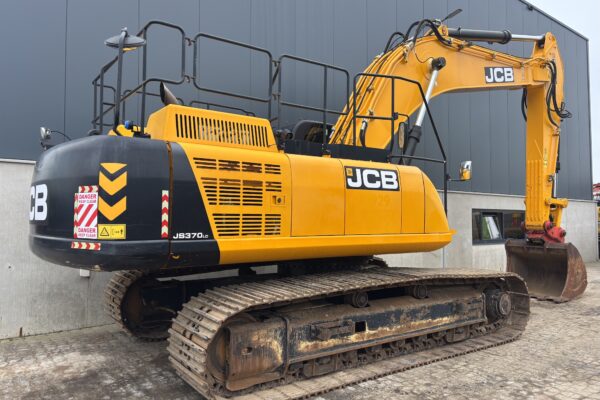 4 JCB JS370LC