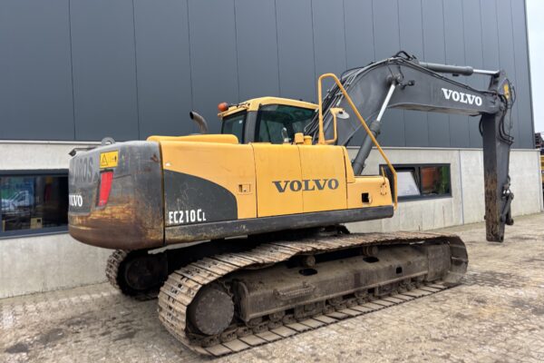 4 Volvo EC210CL