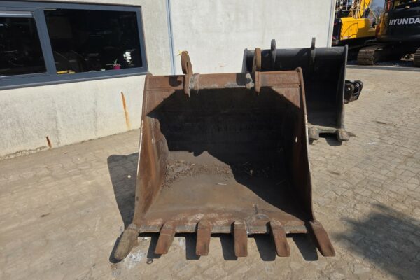 4836 CW40 teeth bucket (3)