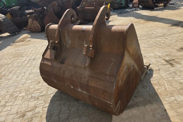 4836 CW40 teeth bucket (6)