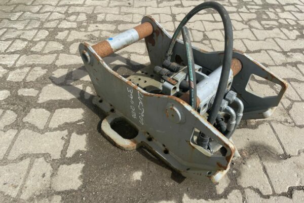 4903 S60 Oilquick (2)