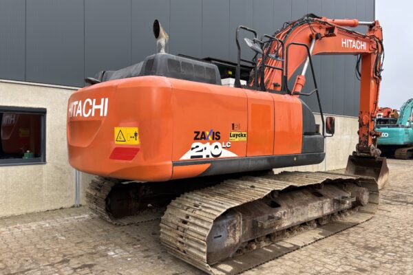 5 Hitachi ZX210LC-6