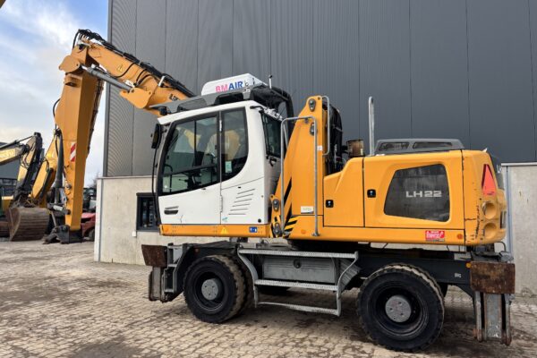 5 Liebherr LH22