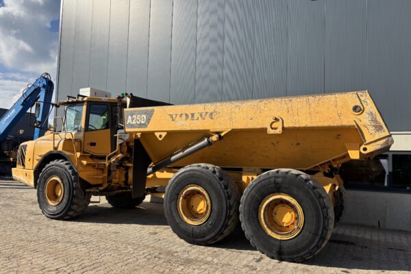 5 Volvo A25D