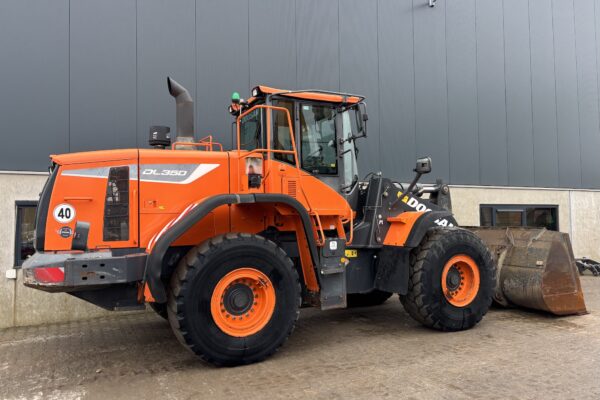 6 Doosan DL350-5