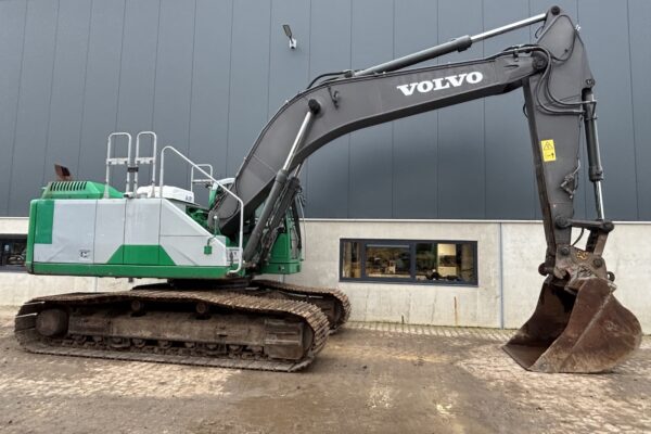 6 Volvo EC300EL