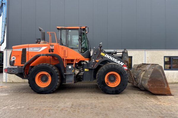 7 Doosan DL350-5