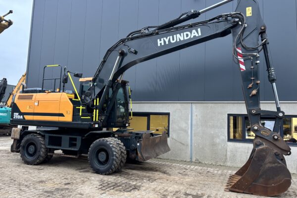 7 Hyundai HW210A