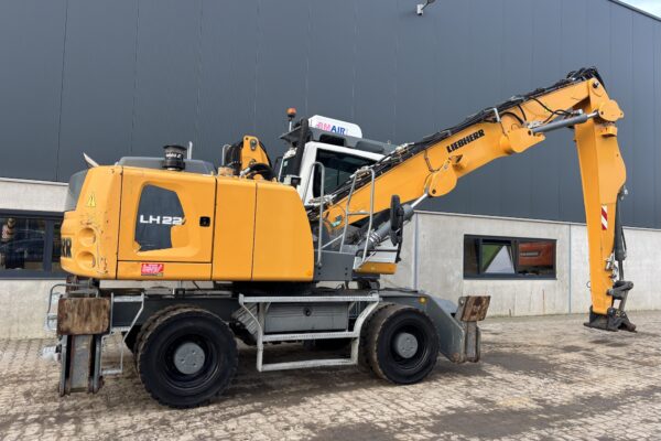 9.2 Liebherr LH22