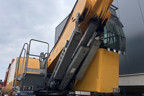 9.3 Liebherr LH50