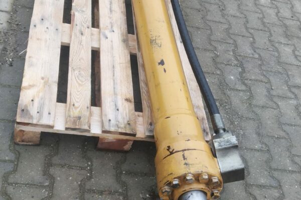 liebherr cylinder